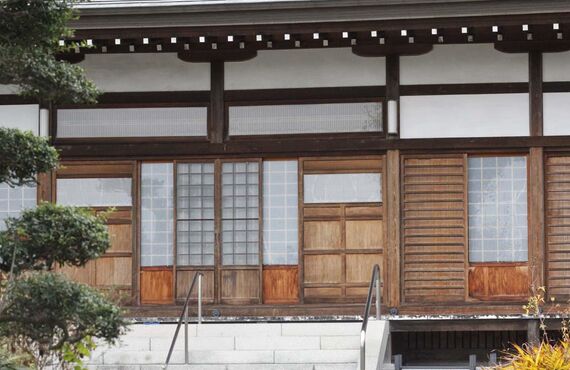 藤沢に拠点を置きつつ寺子屋としての役目を担うお寺として皆様に好評です
